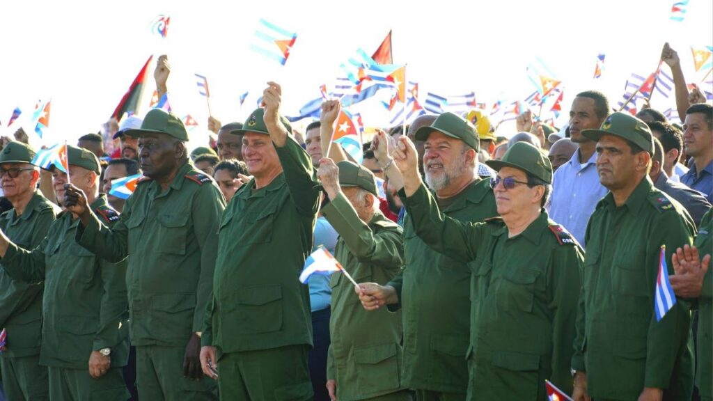Díaz-Canel: Raúl es Cuba, heroísmo, dignidad y amor