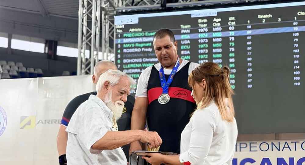 Pesista cubano conquista oro y plata en torneo máster en El Salvador