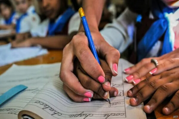 Alerta Unesco sobre riesgos educativos en Cuba por crisis energética