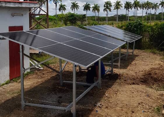 Protegen telecomunicaciones en Camagüey con fuente renovables de energía