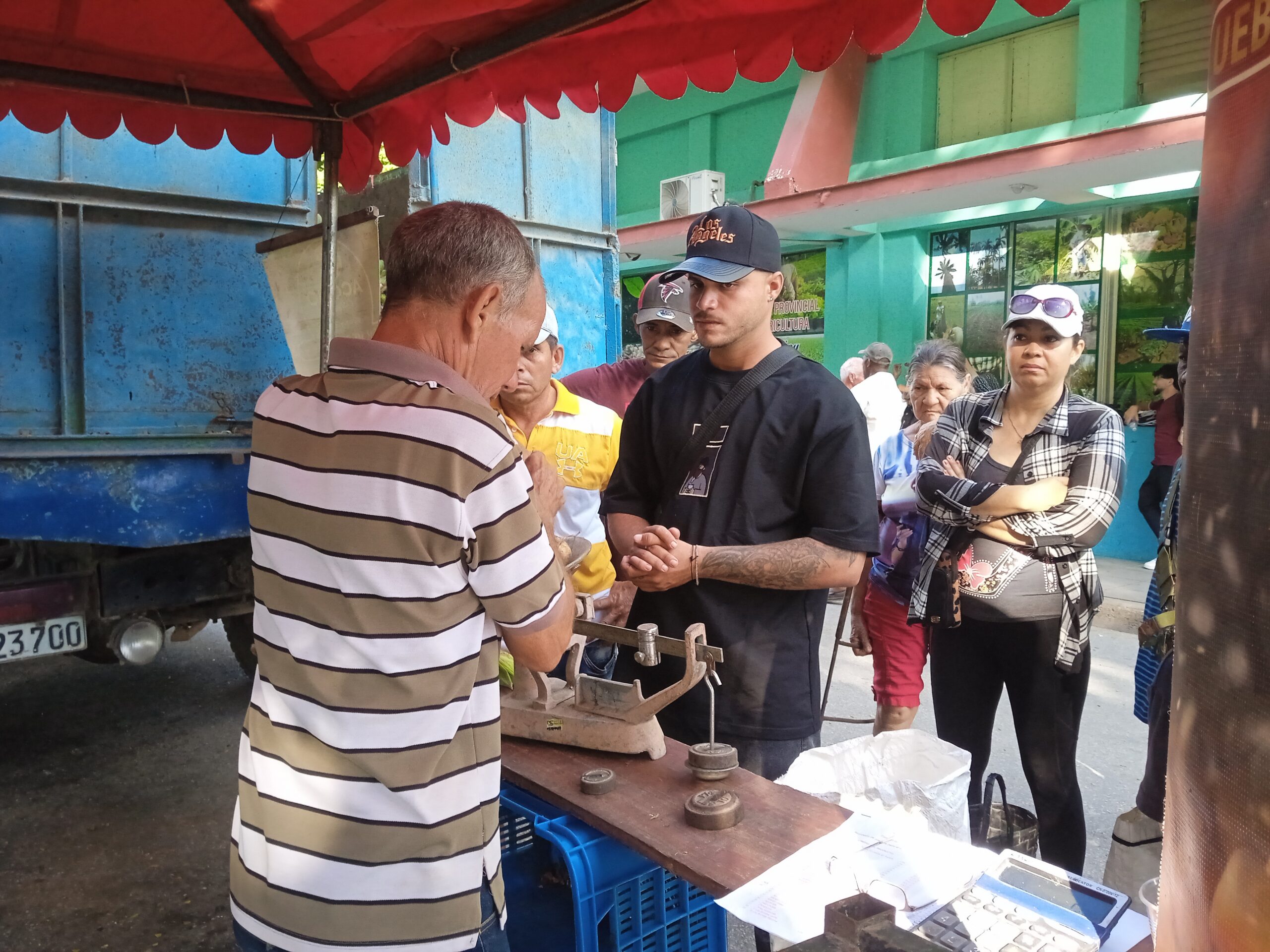 Feria comercial para las madres y las familias camagüeyanas