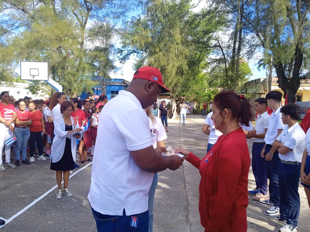 Educadores camagüeyanos reafirman compromiso con la construcción del futuro