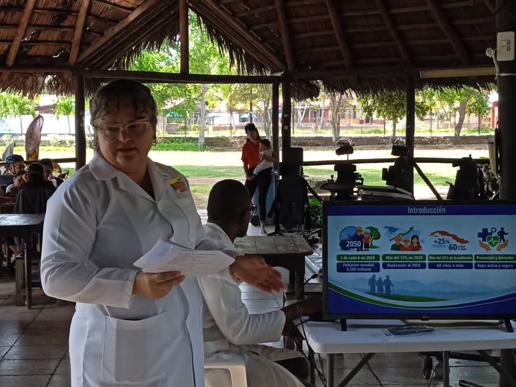 Egresan en Camagüey profesionales de la Medicina Física y Rehabilitación