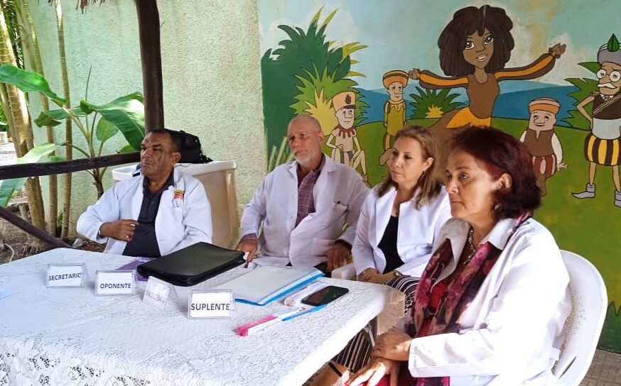Egresan en Camagüey profesionales de la Medicina Física y Rehabilitación