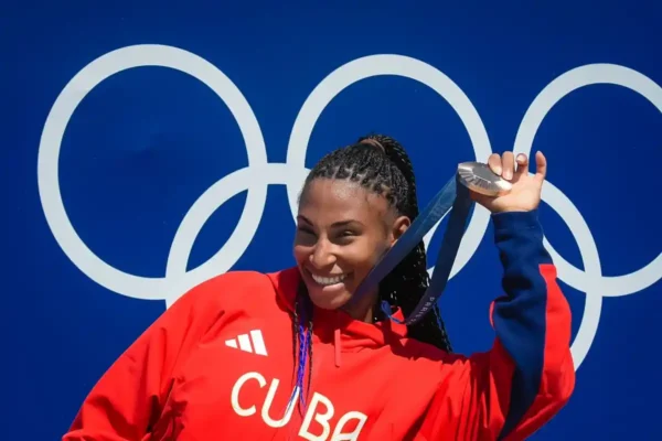 Canoísta cubana Yarisleydis Cirilo vuelve al podio en la Copa Mundial