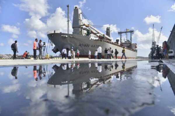 Llega a Cuba cargamento de ayuda solidaria de México y Uruguay