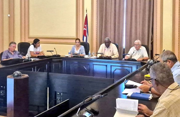 Intercambió presidente del Parlamento con homólogos municipales