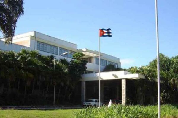 Cenpalab de Cuba trabaja por el bienestar animal