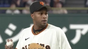Raidel Martínez llega a 20 salvados en la Liga Japonesa de Béisbol
