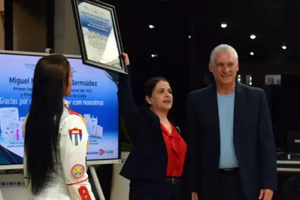 Reconoce Díaz-Canel al CIGB como baluarte de la ciencia cubana