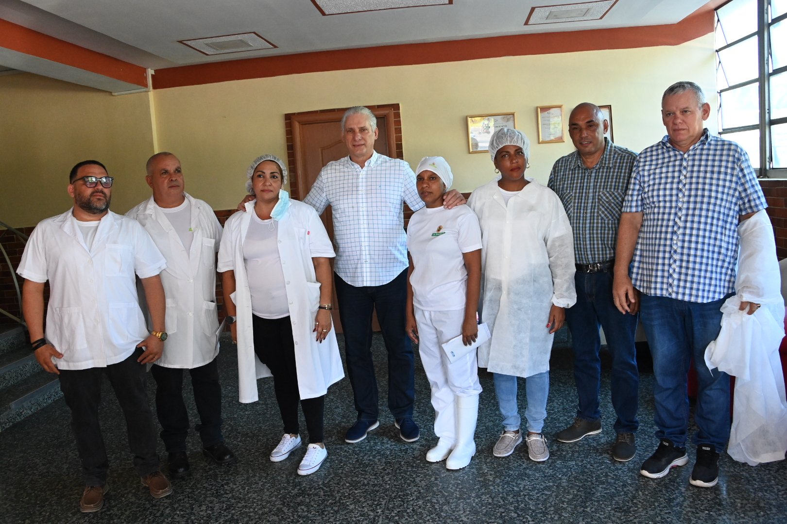 Presidente cubano defiende autonomía de las empresas e implicación de sus trabajadores en la toma de decisiones