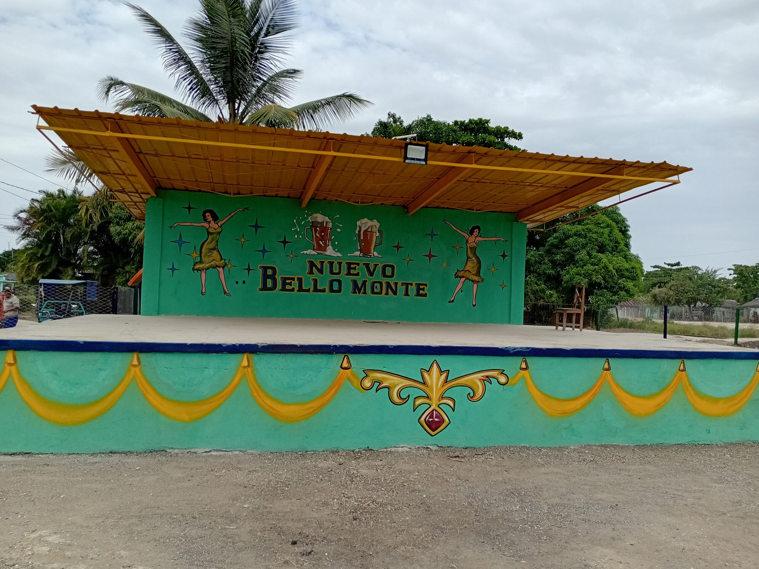 Rescatan centros recreativos en Minas en 26