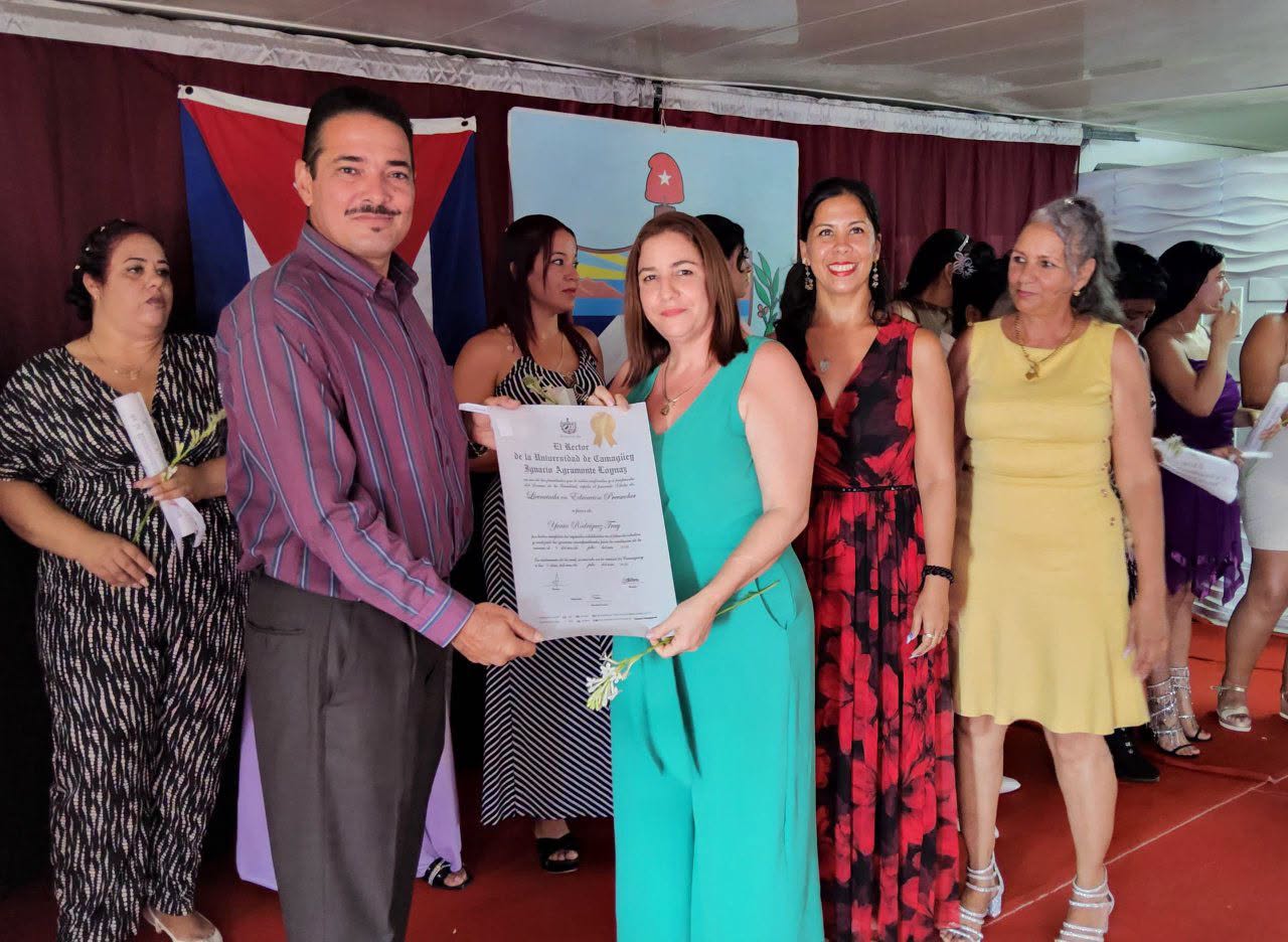 En Nuevitas nuevos profesionales aportarán a la sociedad