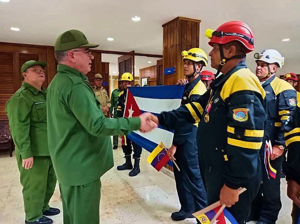 Regresó brigada cubana de rescatistas tras misión en Venezuela