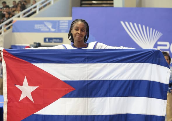 Cubana Arlettys Acosta gana oro en el taekwondo en Santo Domingo