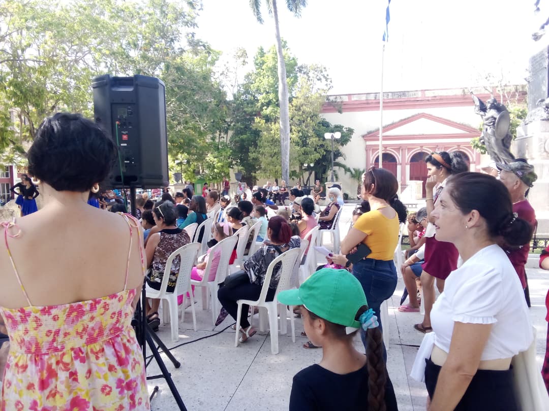 Encuentro con Fernanda para vivir el verano desde la historia