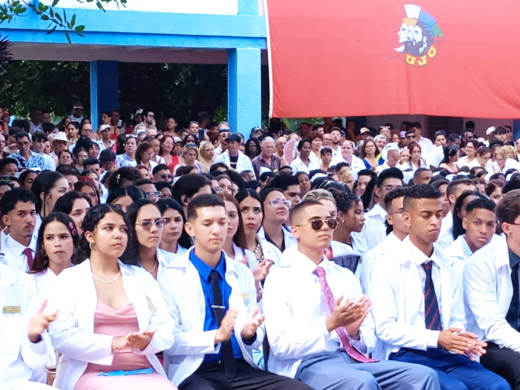 Realiza Universidad de Ciencias Médicas de Camagüey acto de graduación