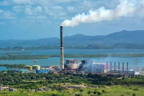 Sistema eléctrico llega a Felton para recuperar el oriente cubano