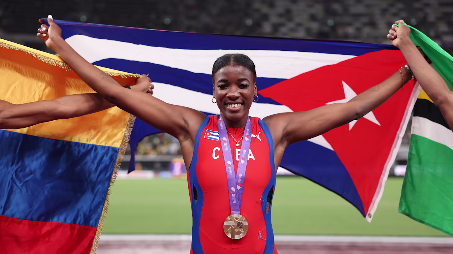 Cubana Leyanis Pérez celebró los 15 en el Diamante de Mónaco