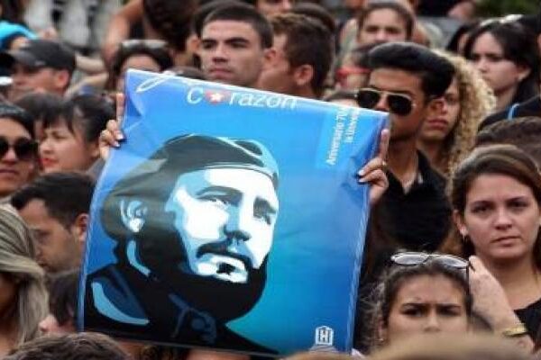 Jóvenes italianos celebran centenario del líder cubano Fidel Castro