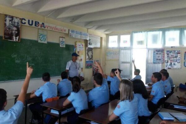 Ratifican actores económicos en Camagüey apoyo a sector educacional