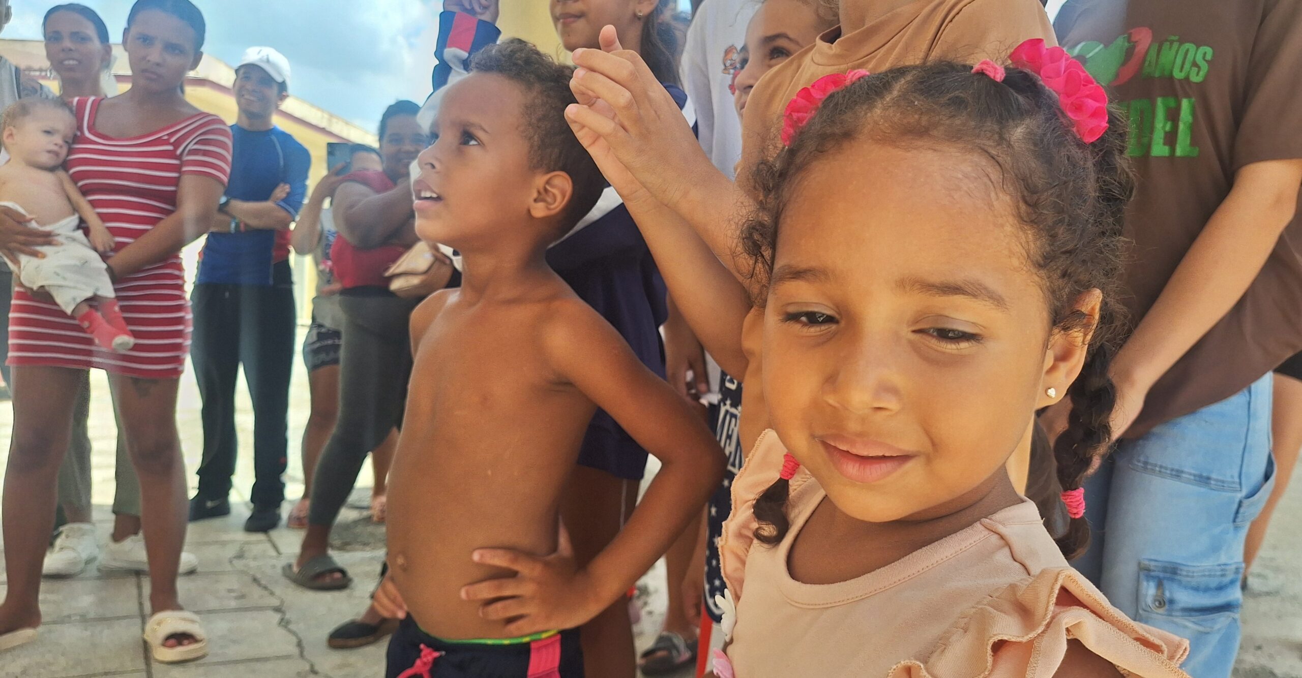 Los niños también celebran el cumpleaños de Fidel
