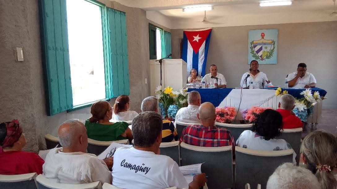 Evalúa representantes populares de Camagüey temas económicos y de la esfera social