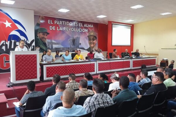 Analiza Pleno Provincial del Partido en Camagüey implementación de transformaciones socioeconómicas
