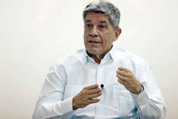 Viceministro cubano denuncia campaña mediática de Estados Unidos