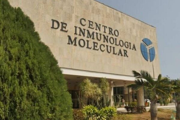 Primer ministro de Cuba destaca nuevo medicamento contra el cáncer