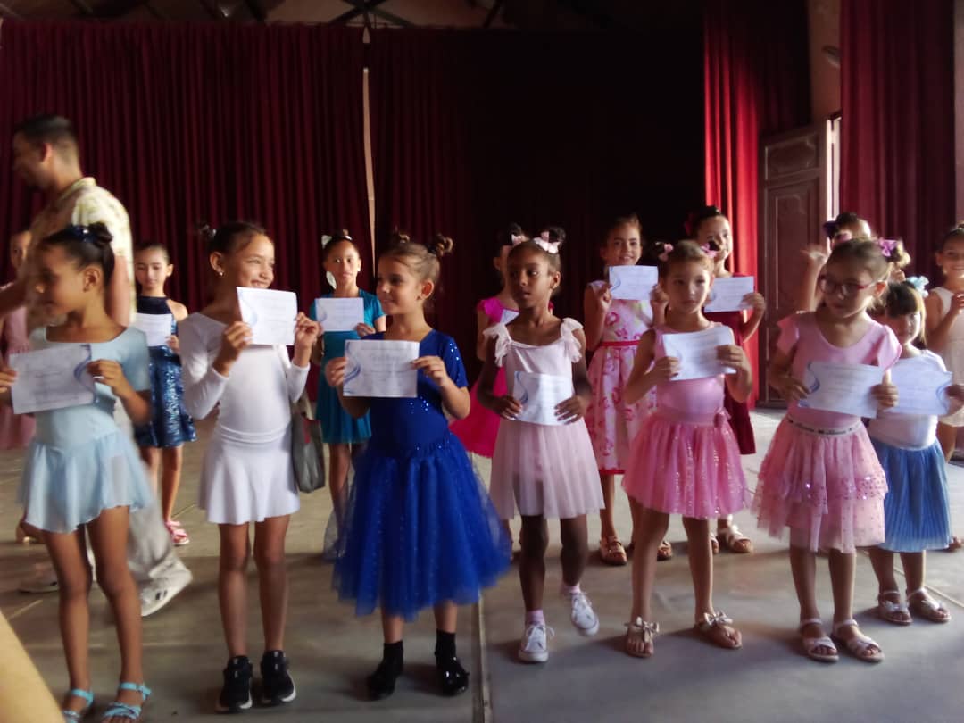 Ballet Contemporáneo de Camagüey despide su taller de verano con dos galas