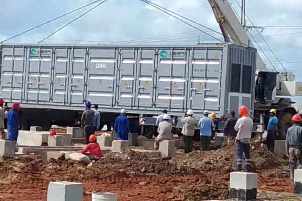 Avanza en Cuba montaje de sistema de almacenamiento energético