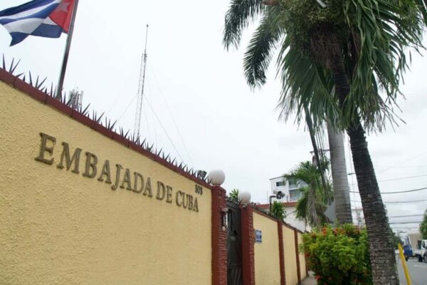 Rechaza Cuba expulsión de 10 de sus diplomáticos en República Dominicana
