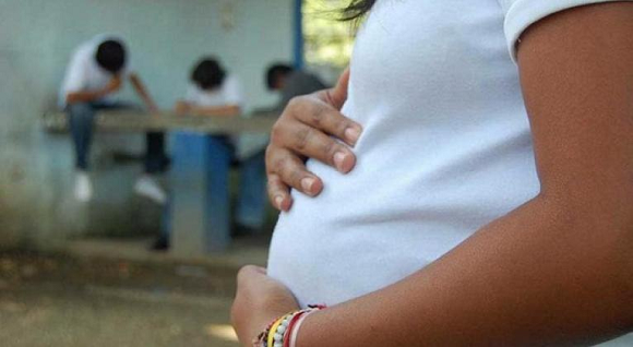 Prevenir el embarazo adolescente para no robarle el futuro a la juventud