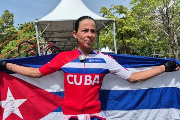 Cubana Mejías triunfa en carrera de ruta en Santo Domingo 2026