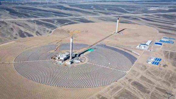 China enciende la mayor planta solar híbrida del mundo