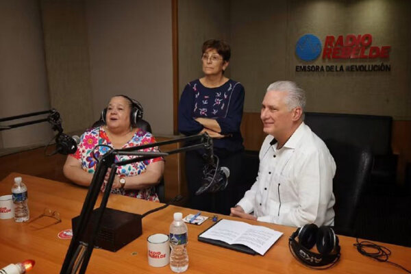 Anuncia Díaz-Canel estreno de su programa radial Criterio comPartido