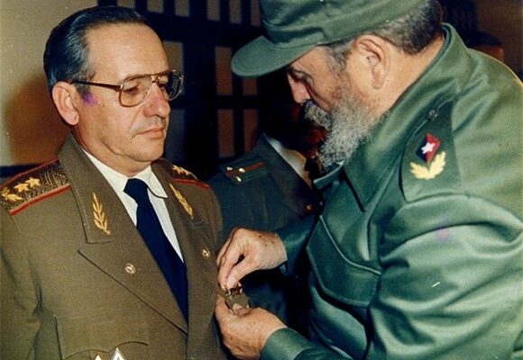 Recordaron Fuerzas Armadas legado del general Ramón Espinosa Martín