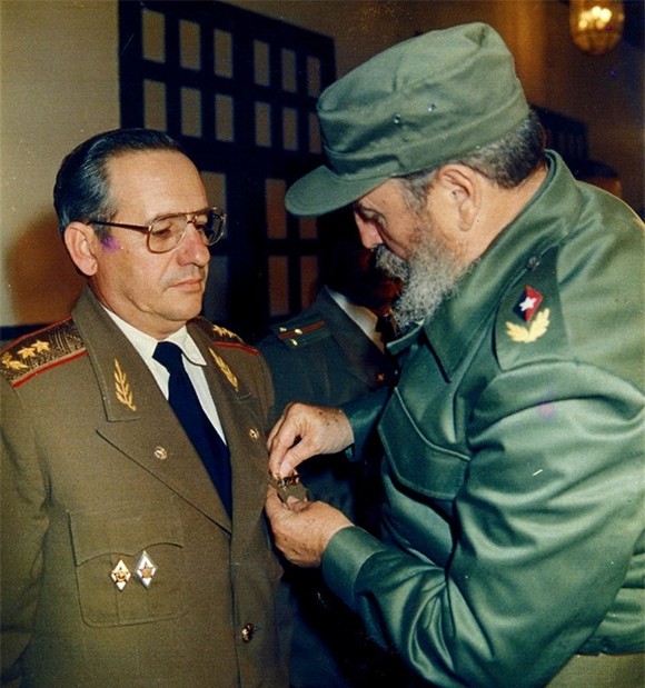Recordaron Fuerzas Armadas legado del general Ramón Espinosa Martín