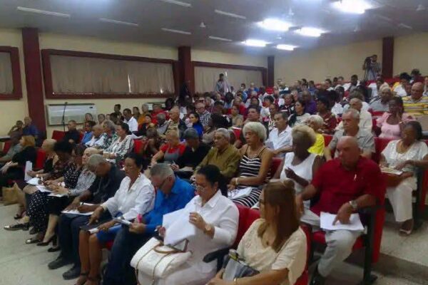 Delegados del poder popular analizan temas de interés socioeconómico