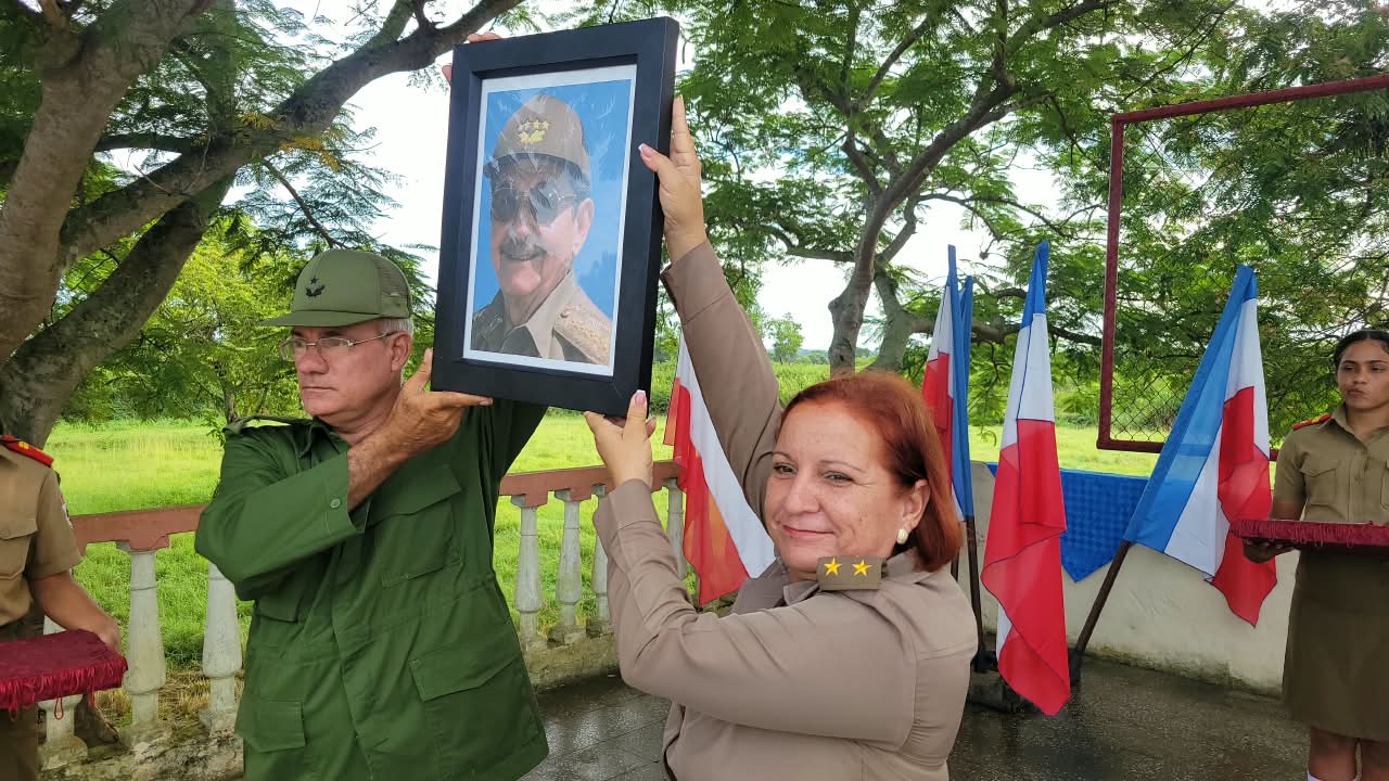 Celebran en Camagüey 60 años de las escuelas militares Camilo Cienfuegos