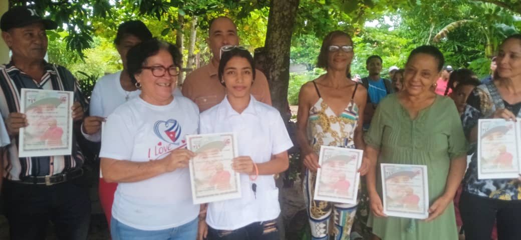 Celebran en Céspedes aniversario 66 de los Comités de Defensa de la Revolución