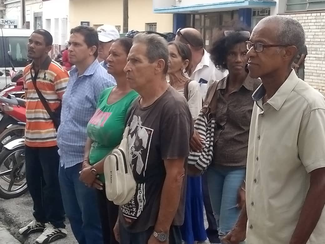 Barrio debate en Camagüey saluda aniversario 66 de los Comités de Defensa de la Revolución