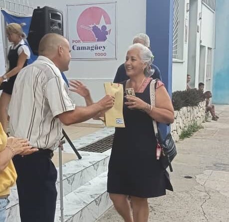 Barrio debate en Camagüey saluda aniversario 66 de los Comités de Defensa de la Revolución