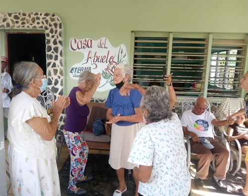 Jornada de actividades en Nuevitas centradas en las personas de edad