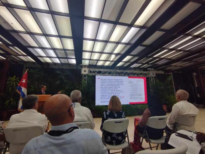 Canciller de Cuba presenta el Informe de Cuba que denuncia los daños del bloqueo