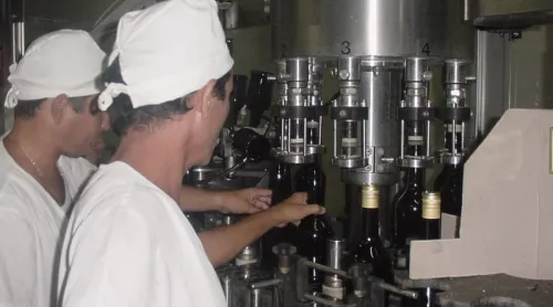 Trabajan en recuperar capacidades productivas de la Fábrica de Refrescos de Florida