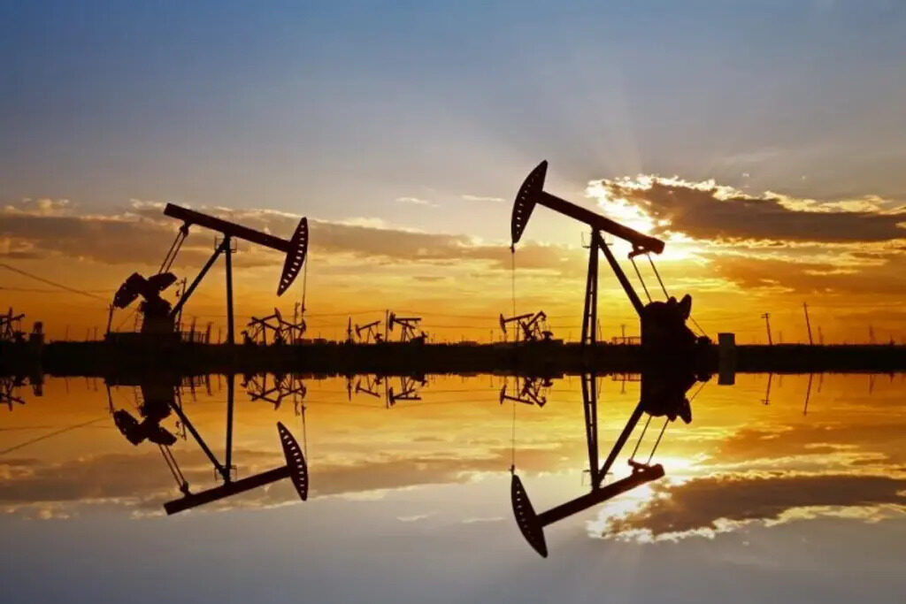 Precios del petróleo caen por tercer día consecutivo