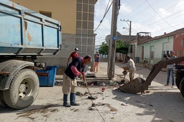 En esfuerzo colectivo para rescatar la higiene de la ciudad
