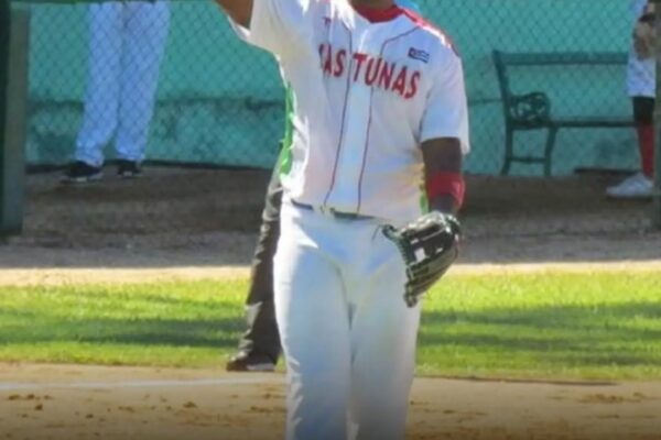 Leñadores acechan el liderato del béisbol cubano